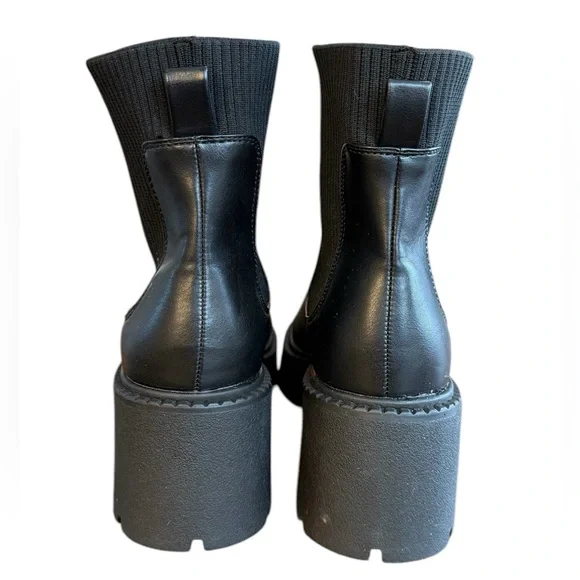 Madden Girl Black Chelsea Ankle Booties Women’s Size 10 - Picture 2 of 8